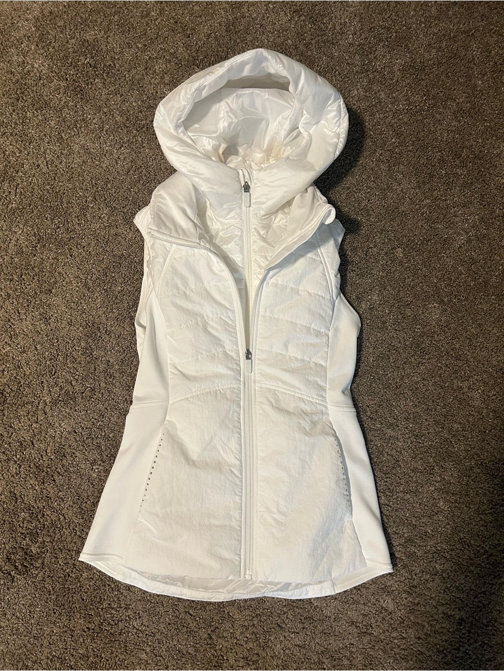 Lululemon Women’s White Hooded Quilted Vest